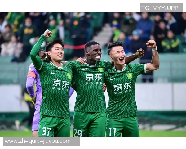 有人浅笑庆祝，有人伤感离场，国安队的2025赛季就此闭幕